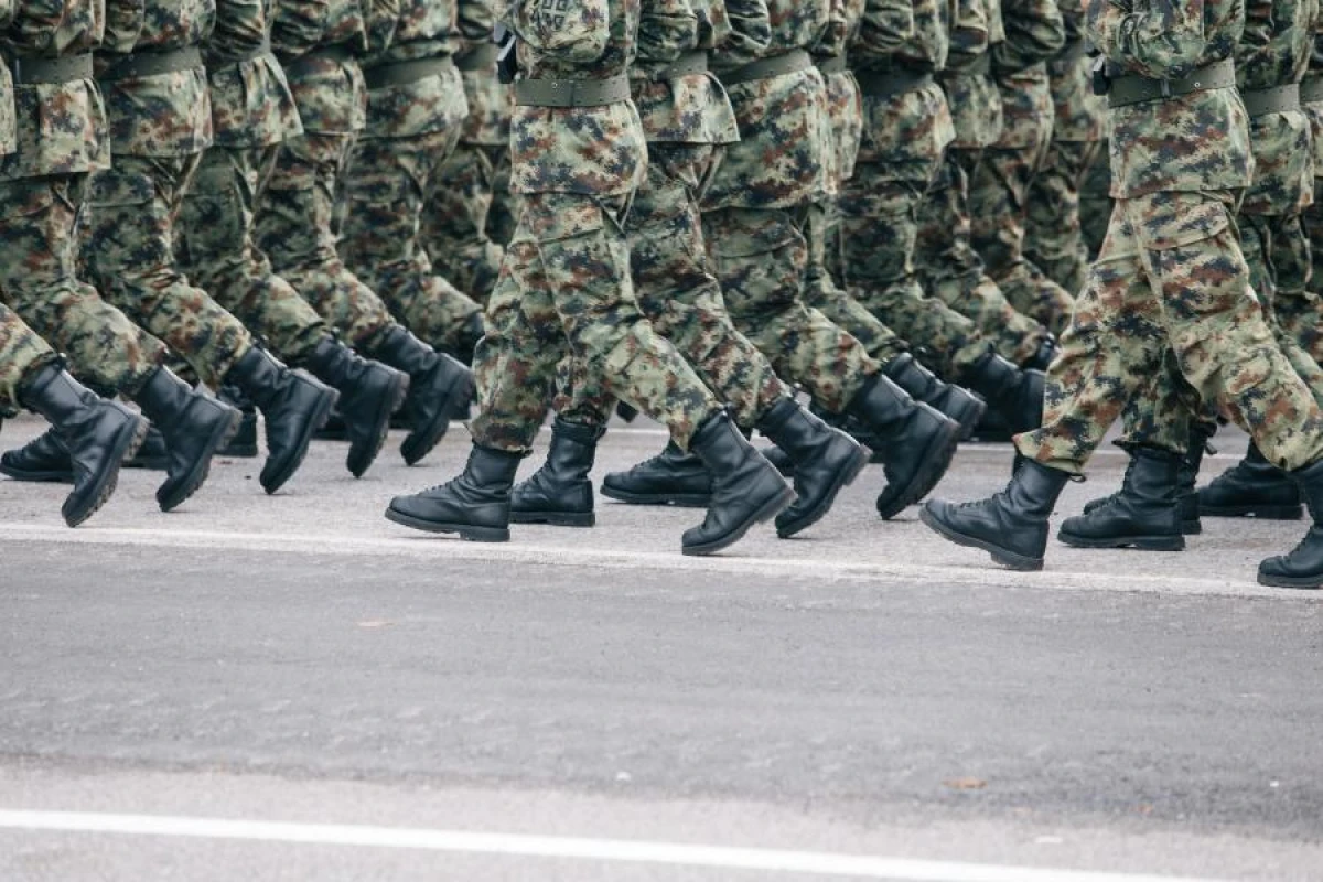 Изображение к статье: Военные идут