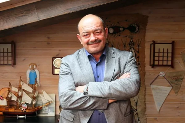 Михаил Кожухов.