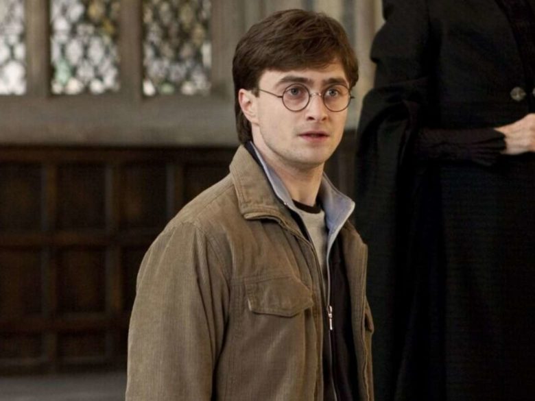 nadeyus-smogu-umeret-v-odnom-iz-takih-mest-kak-seychas-jivet-i-vyglyadit-ispolnitel-roli-garri-pottera-deniela-redkliffa-3-780x585.jpg