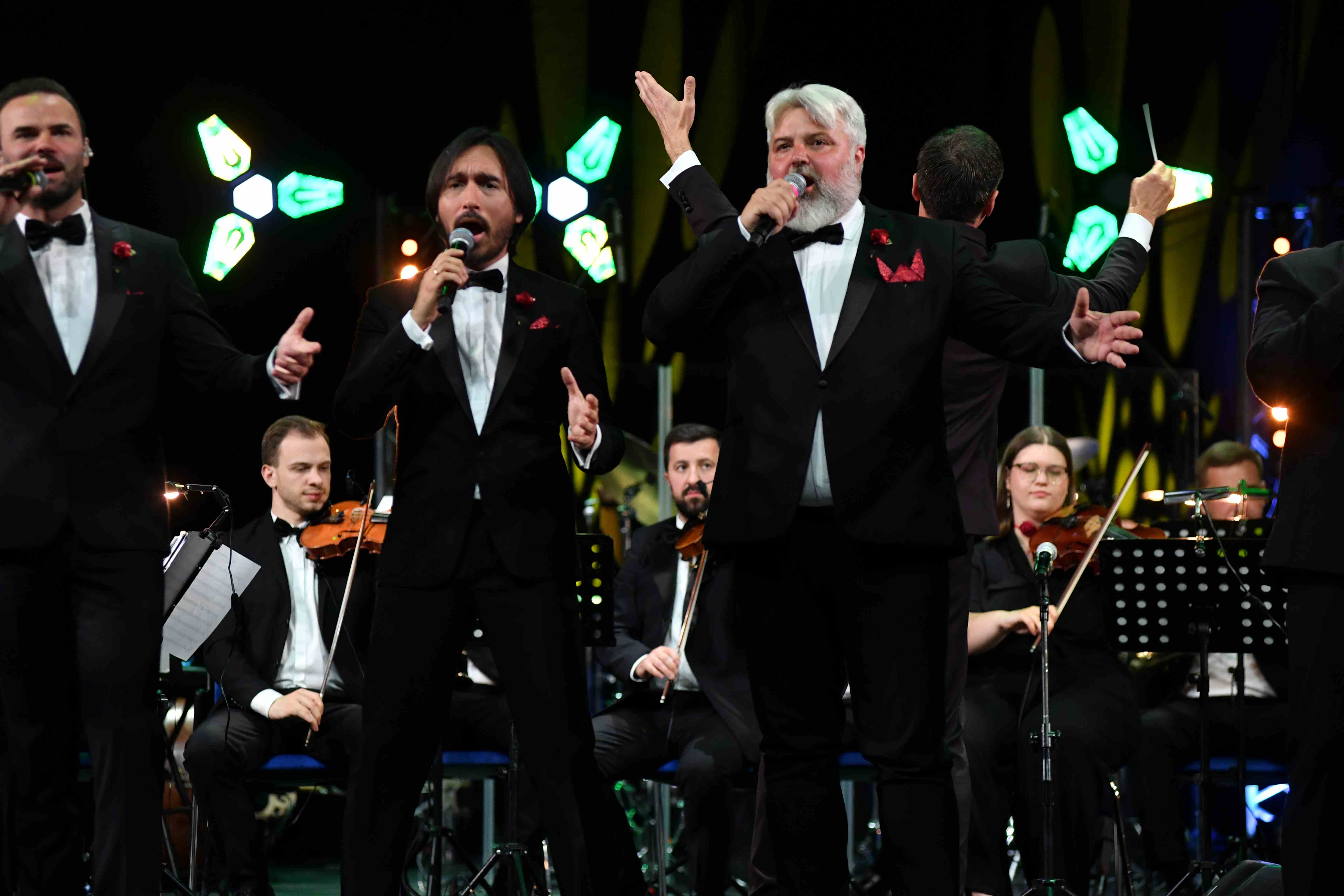 Теноры на сцене