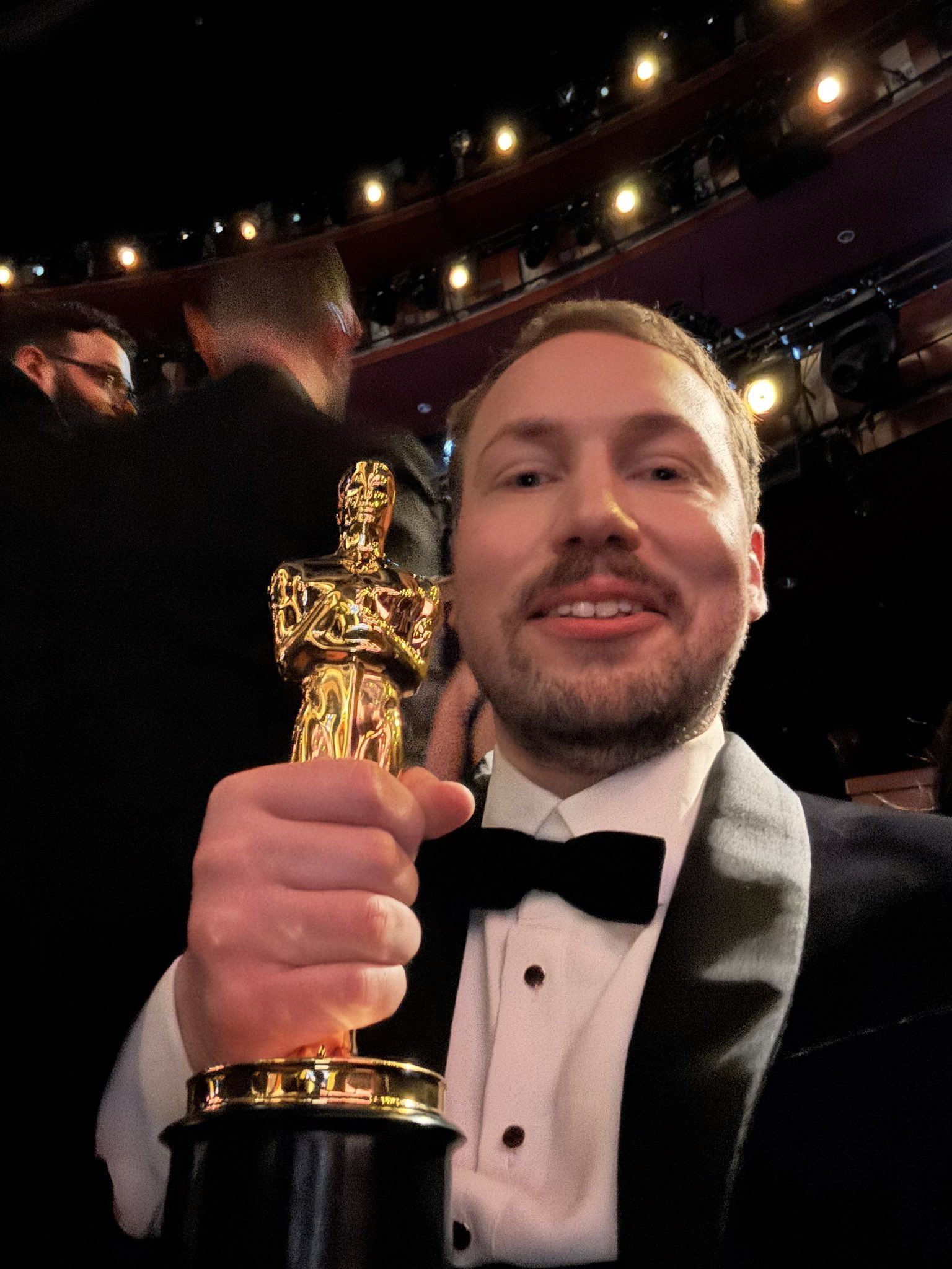 3-oscar-x.com.jpg