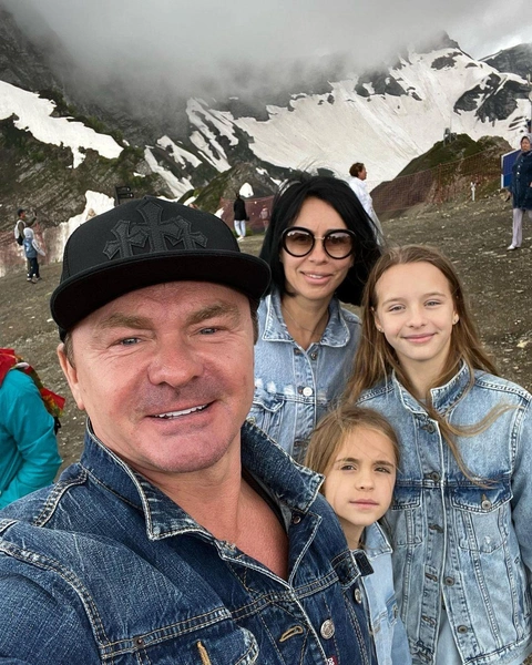 Владимир Сычев с семьей