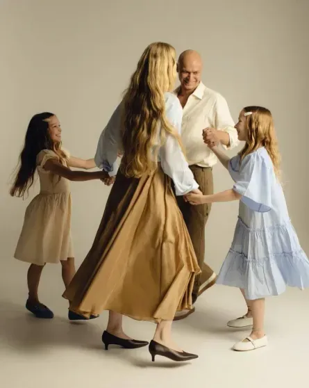 Юра Борисов и Анна Шевчук с детьми для Prababoushka