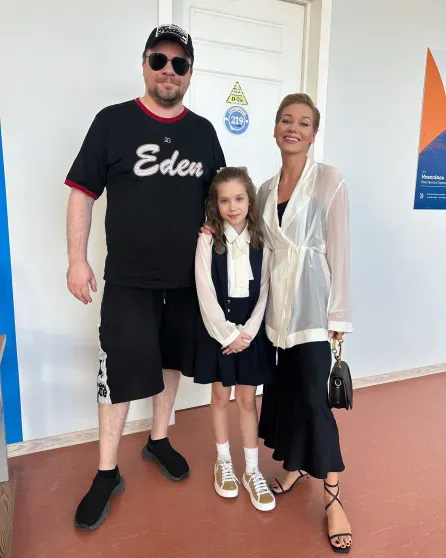 Гарик Харламов и Кристина Асмус с дочерью