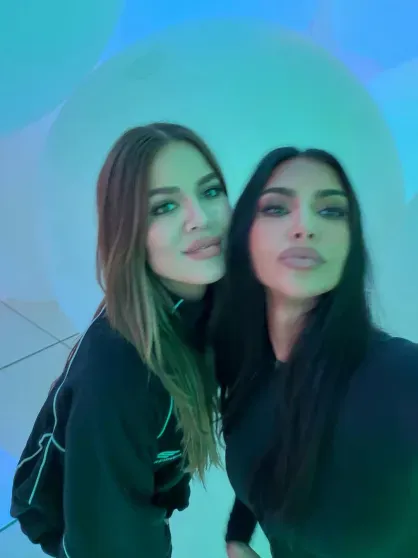 Khloé Kardashian and Kim Kardashian