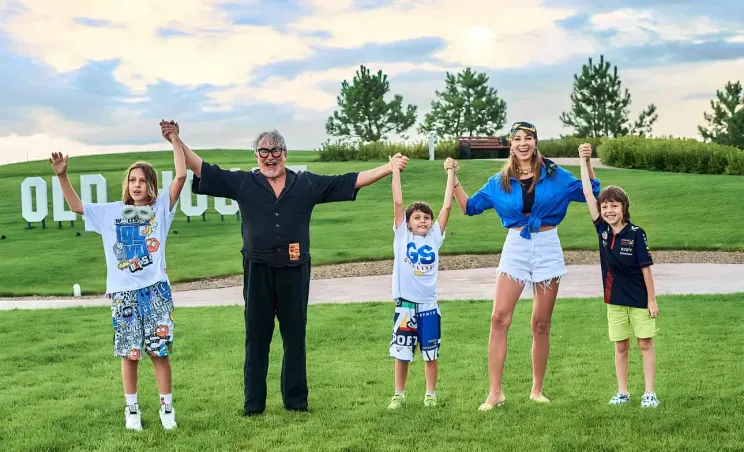 Dmitry and Polina Dibrov with children