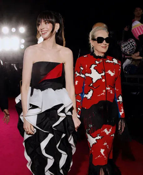 Энн Хэтэуэй и Мэрил Стрип