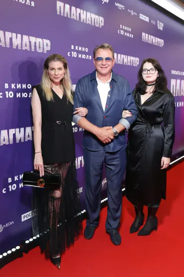 Марат Башаров с Асей Борисовой и дочерью