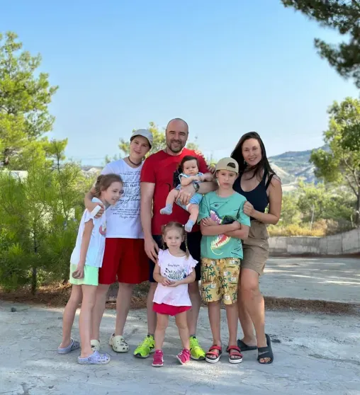 Roman Tovstik with his ex-wife Yelena and children