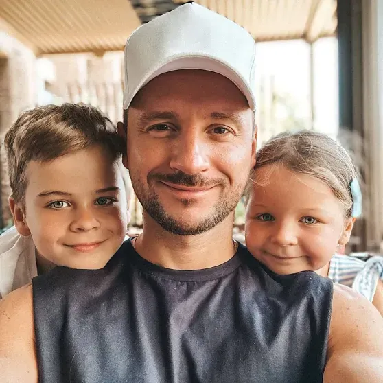 Sergey Lazarev with children