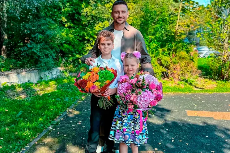 Sergey Lazarev with children