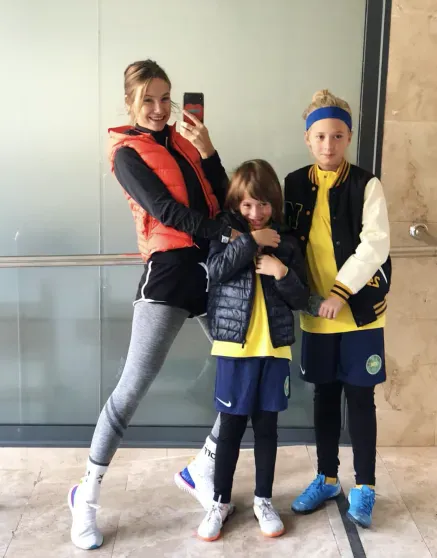 Elena Grebenshchikova with children