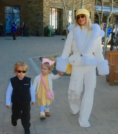 Пэрис Хилтон с детьми