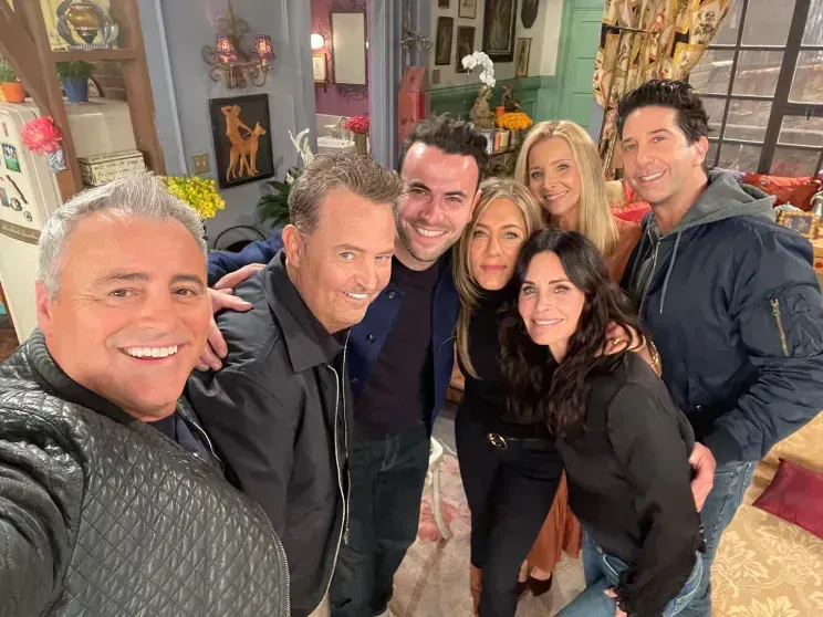 Courteney Cox, Matt LeBlanc, Jennifer Aniston, Matthew Perry, David Schwimmer, and Lisa Kudrow