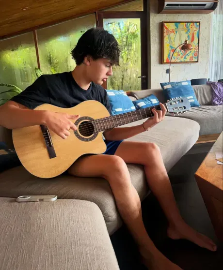 Сын Алессандры Амбросио