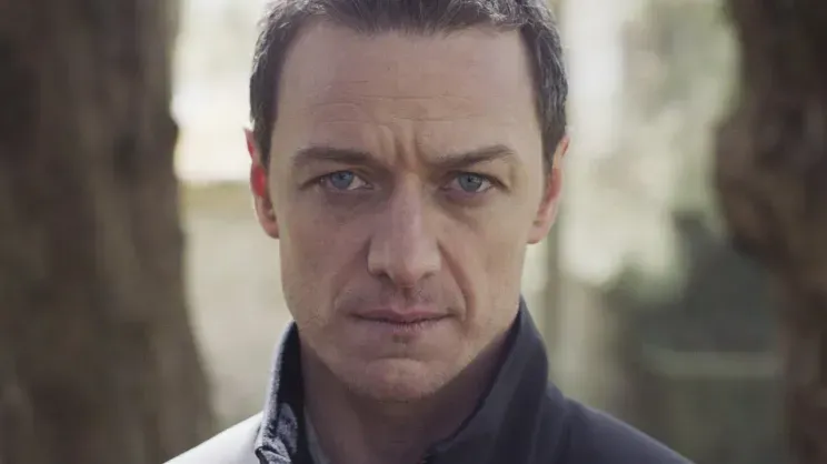 Джеймс Макэвой в фильме "Погружение", 2017 год