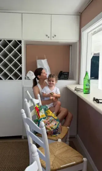 Dasha Zhukova with daughter Victoria