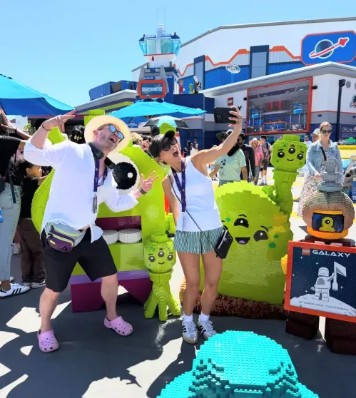 Маколей Калкин и Бренда Сонг