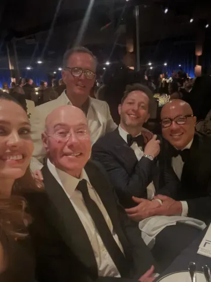 Даша Жукова, Дэвид Геффен, Дерек Бласберг, Даррен Уокер и гость мероприятия