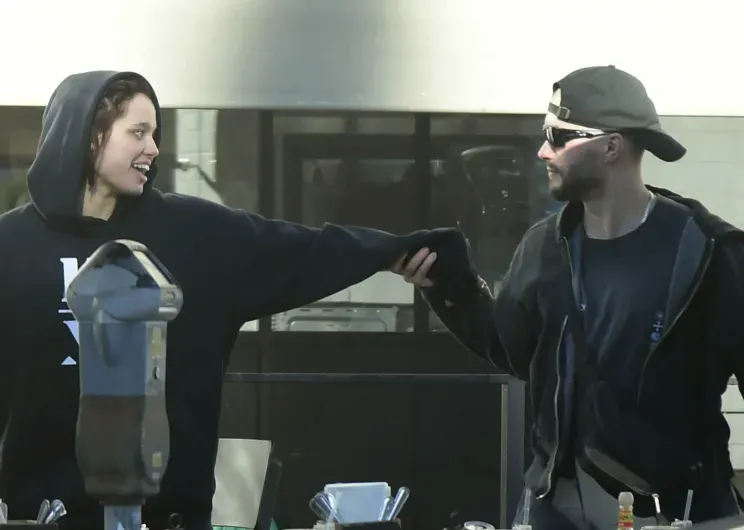 Шайло Джоли с другом