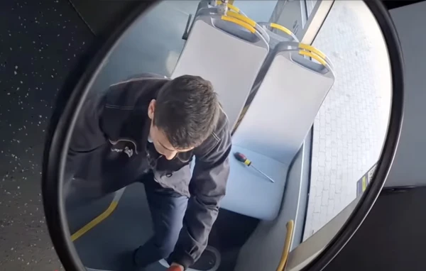 Из транспорта Риги уберут мягкие сиденья