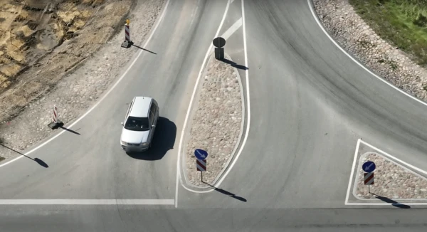 Полиция Латвии показала, как с помощью дронов ловит нарушителей