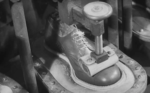 Как в Советской Латвии производили обувь