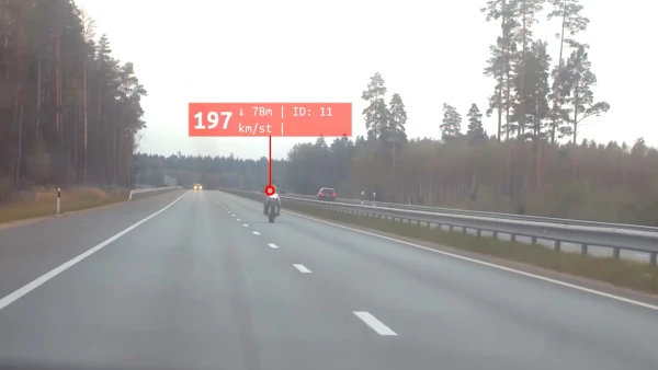 197 км/ч и 163 км/ч – полиция Латвии в октябре поймала очередных лихачей