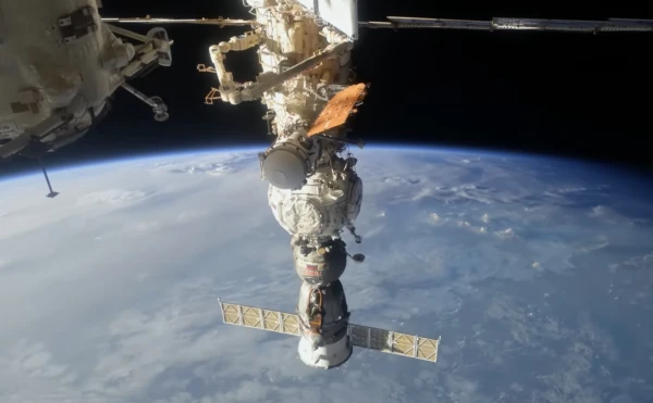 Впечатляющие кадры Земли и Луны из космоса