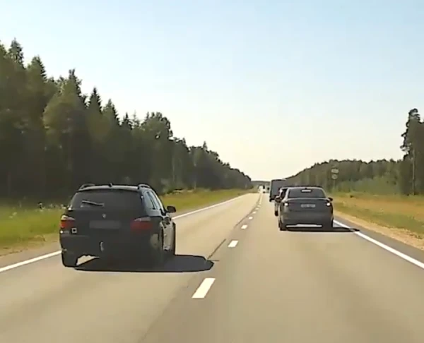 Полицейские догнали черный BMW и оштрафовали водителя на 1400 евро